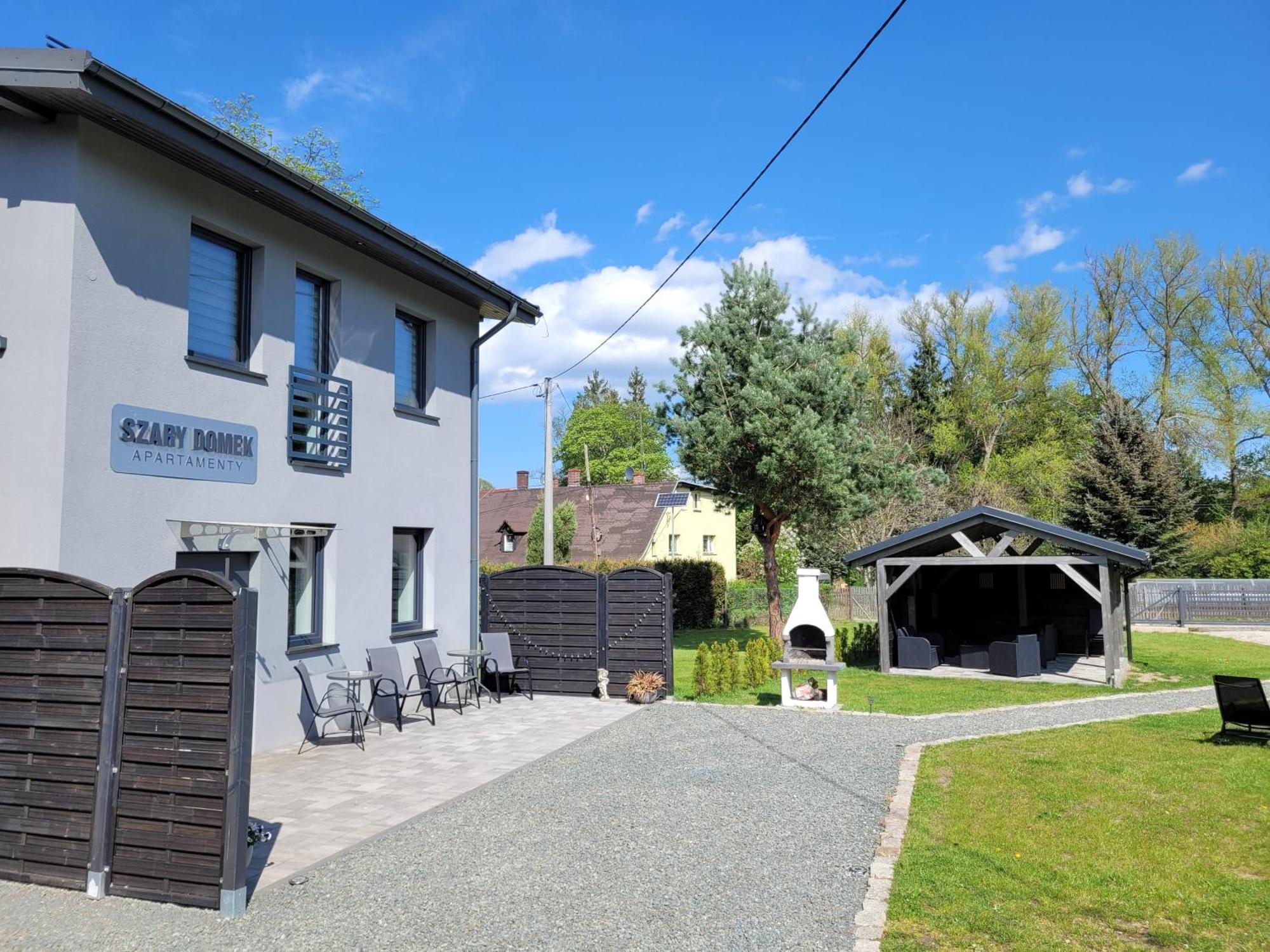 Szary Domek Janowice Wielkie Exteriér fotografie